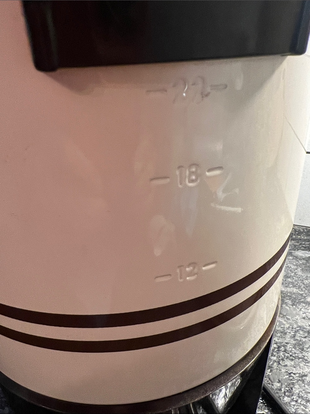 Vintage West bend Electric Coffee Percolator Off White and Brown. 12-22 cup. - Picture 3 of 5
